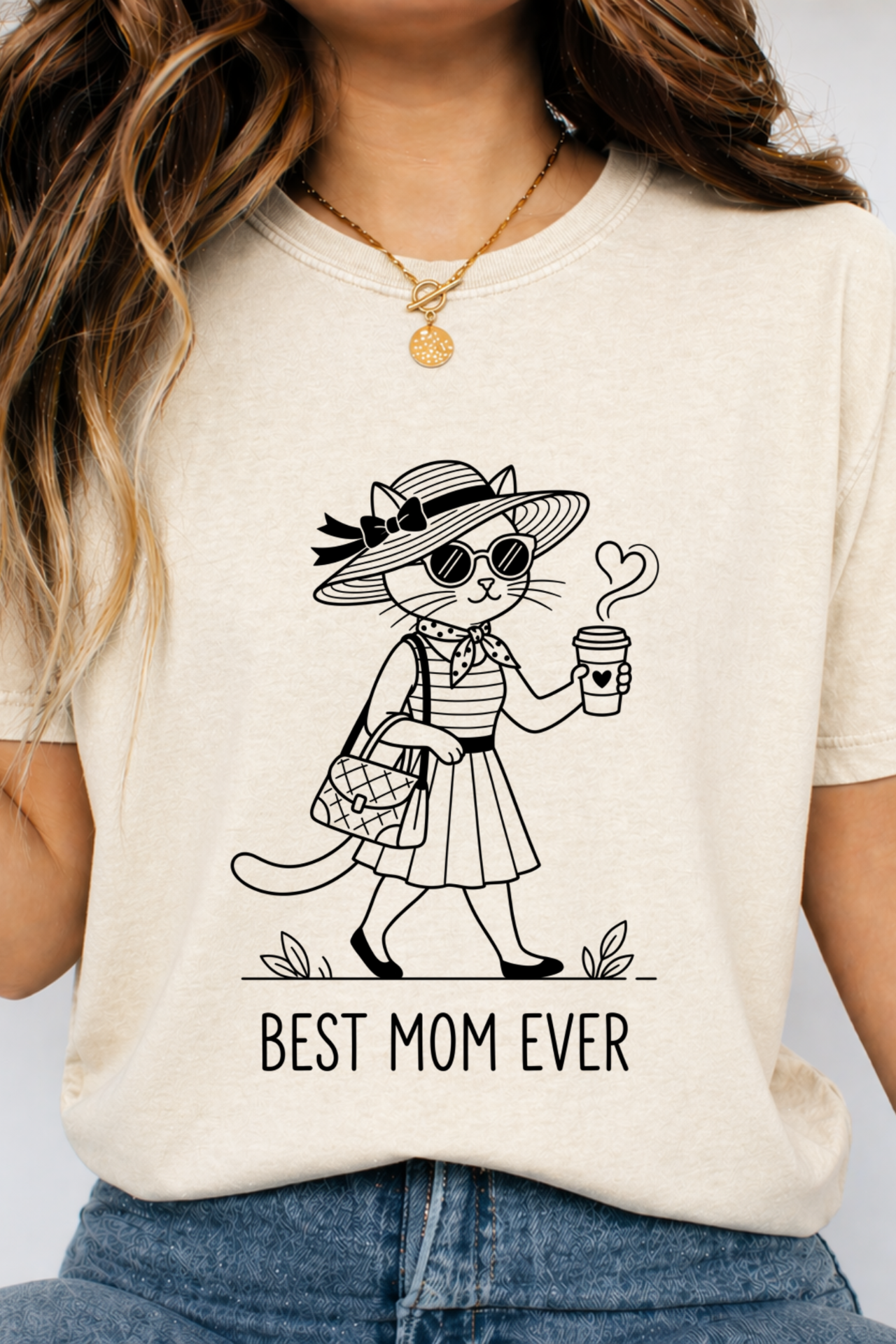 Best Mom Ever cat mom tee | Cute cat with sunglasses illustration